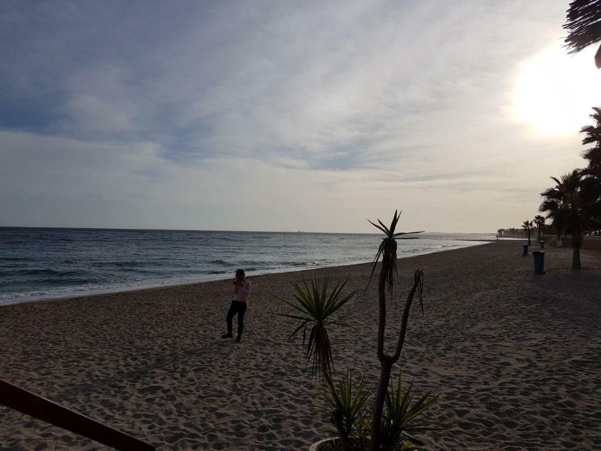 Primera Linea De Playa Roquetas de Mar Esterno foto
